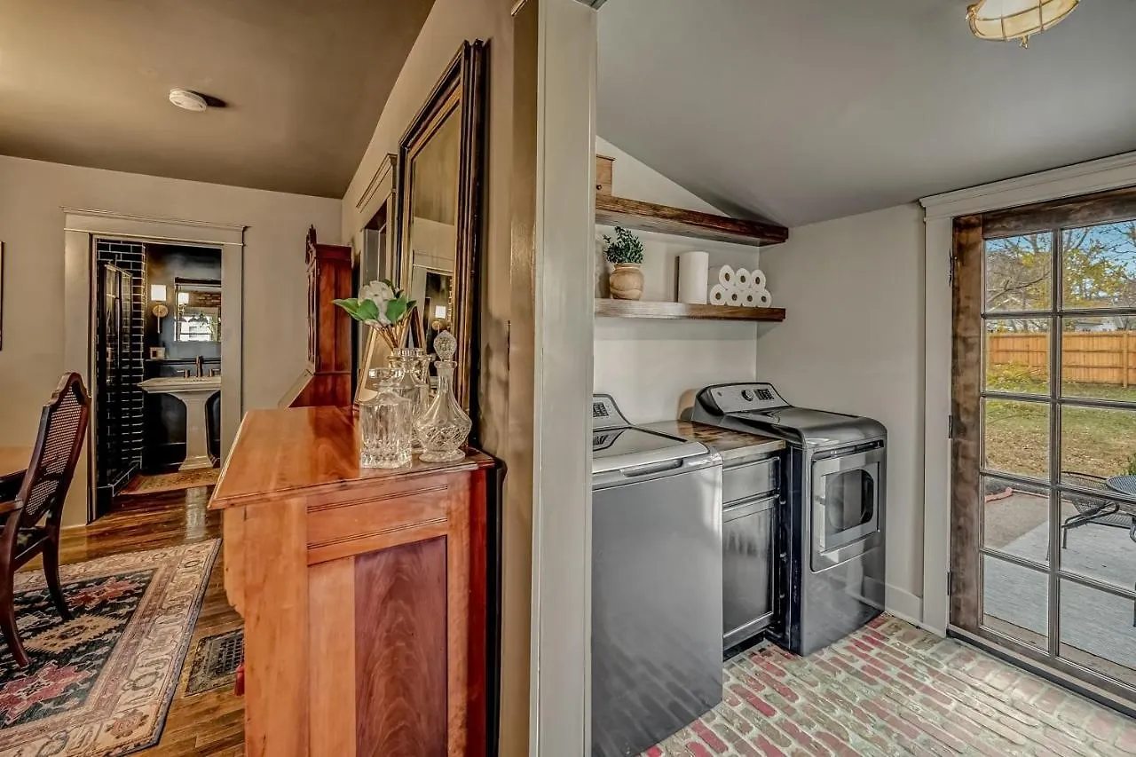 Historic Cleveland Park Cottage Nashville Holiday home